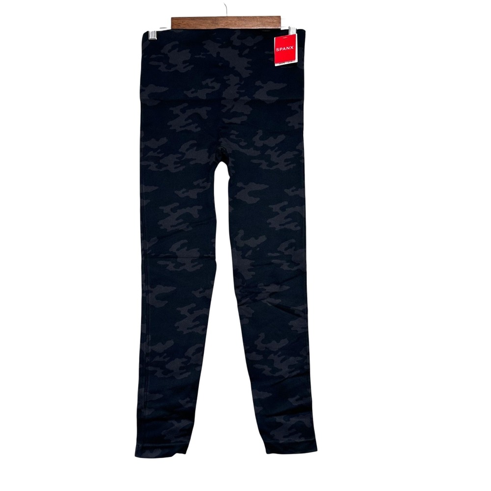 SPANX LOOK AT ME NOW‎ Seamless Shapewear Women Leggings Black Camo Size LARGE